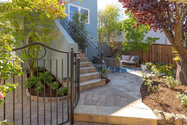 570 Crofton Ave, Piedmont, California 94610