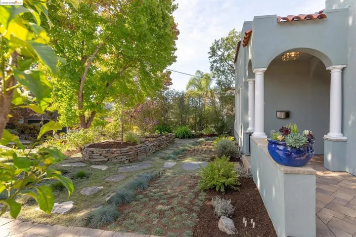 570 Crofton Ave, Piedmont, California 94610