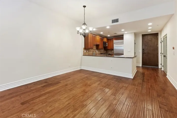 10862 Bloomfield Street 106, Toluca Lake, California 91602
