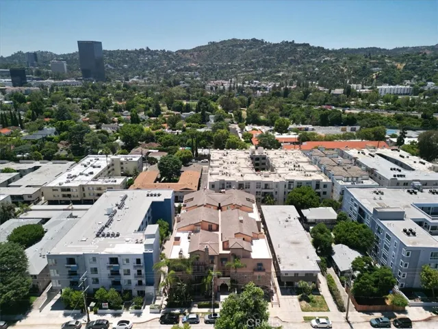 10862 Bloomfield Street 106, Toluca Lake, California 91602