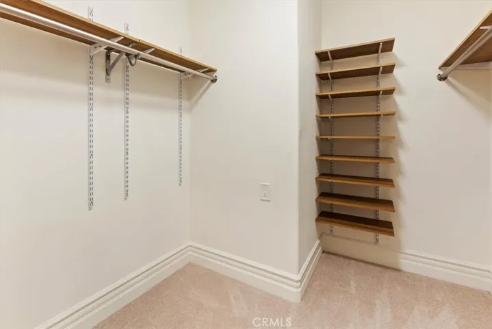 10862 Bloomfield Street 106, Toluca Lake, California 91602