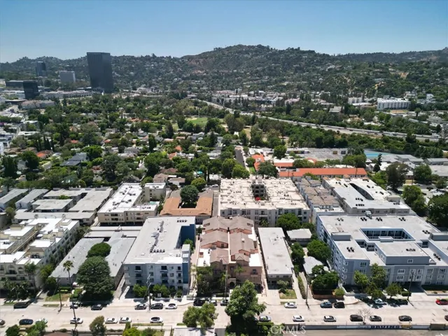 10862 Bloomfield Street 106, Toluca Lake, California 91602
