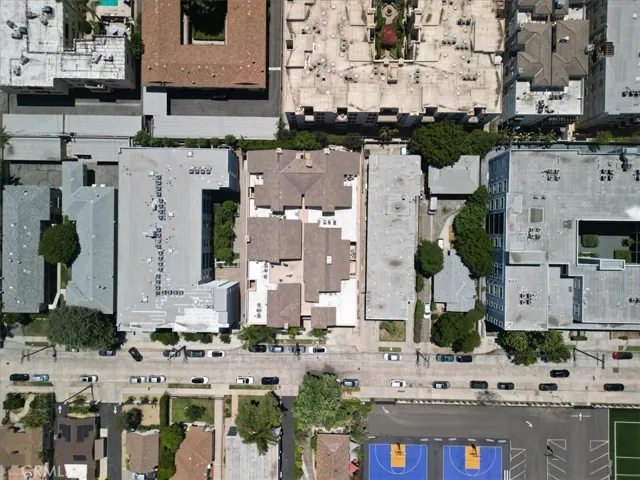 10862 Bloomfield Street 106, Toluca Lake, California 91602