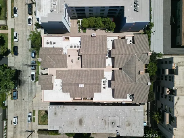 10862 Bloomfield Street 106, Toluca Lake, California 91602