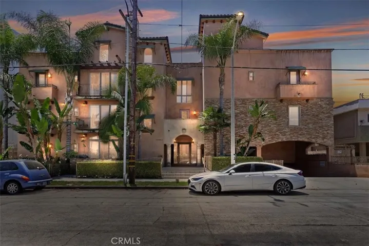 10862 Bloomfield Street 106, Toluca Lake, California 91602