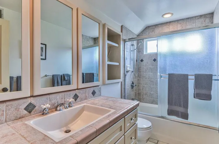 22271 Davenrich Street, Salinas, California 93908