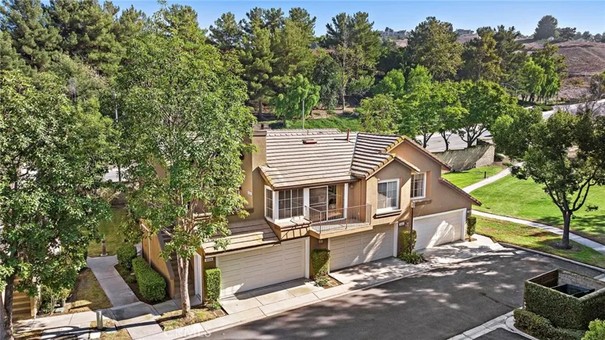8004 E Snapdragon Lane, Anaheim Hills, California 92808