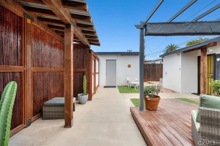 Cabana sauce on the left and 10x10 storage closet in the back.