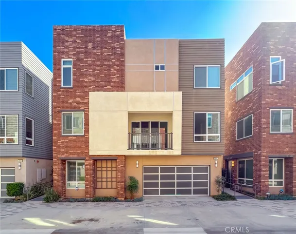 809 Brickyard Lane, Costa Mesa, California 92627