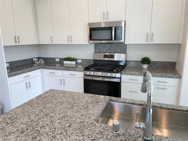 3962 Lavine Way 101, Corona, California 92883