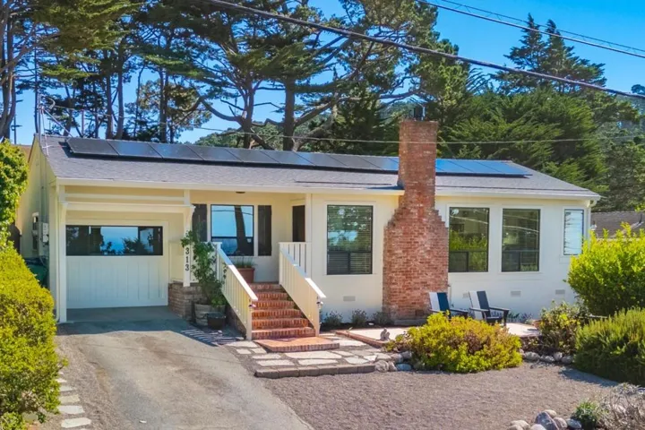 313 Bishop Avenue, Pacific Grove, California 93950