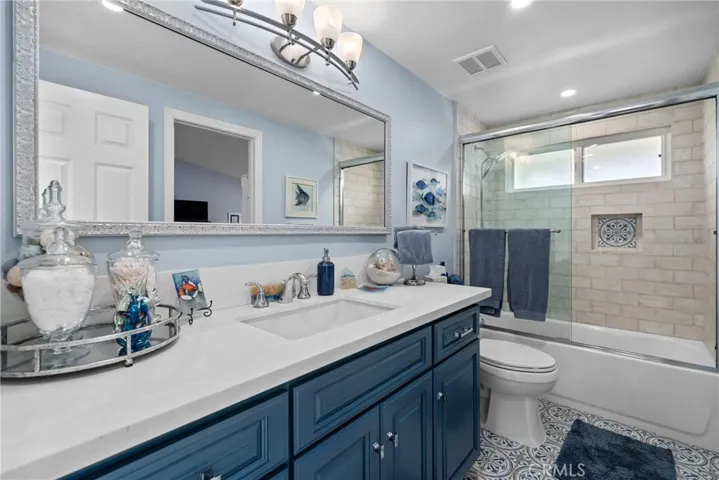 2038 Vista Cajon, Newport Beach, California 92660