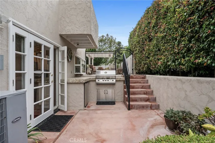 2038 Vista Cajon, Newport Beach, California 92660