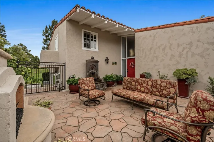 2038 Vista Cajon, Newport Beach, California 92660