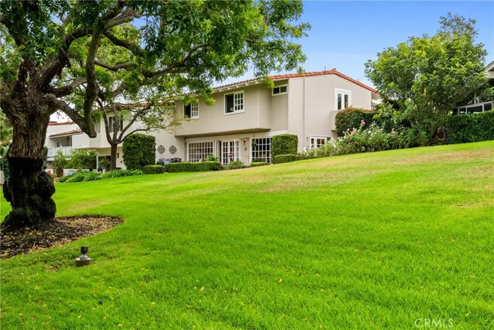 2038 Vista Cajon, Newport Beach, California 92660