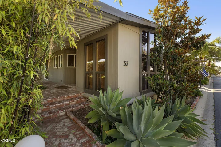 #32 Front Entry