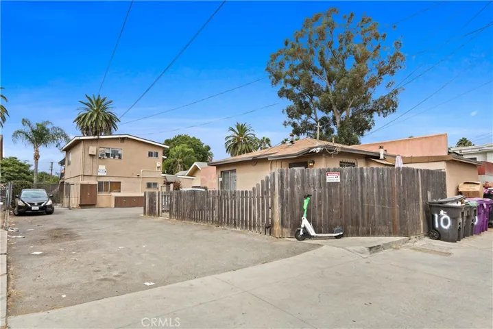 1036 Chestnut Avenue, Long Beach, California 90813