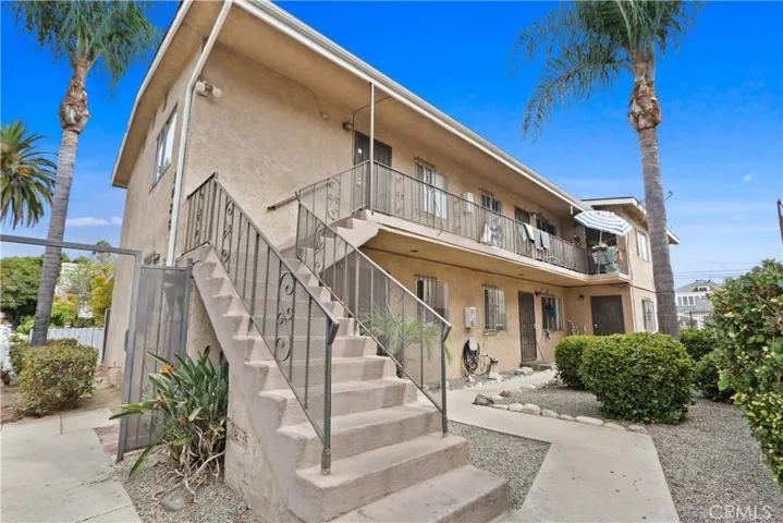 1036 Chestnut Avenue, Long Beach, California 90813