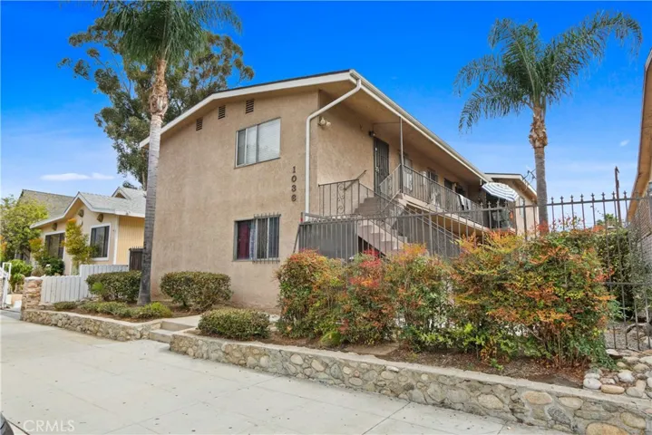 1036 Chestnut Avenue, Long Beach, California 90813
