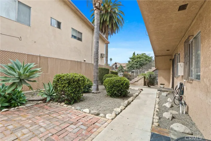 1036 Chestnut Avenue, Long Beach, California 90813