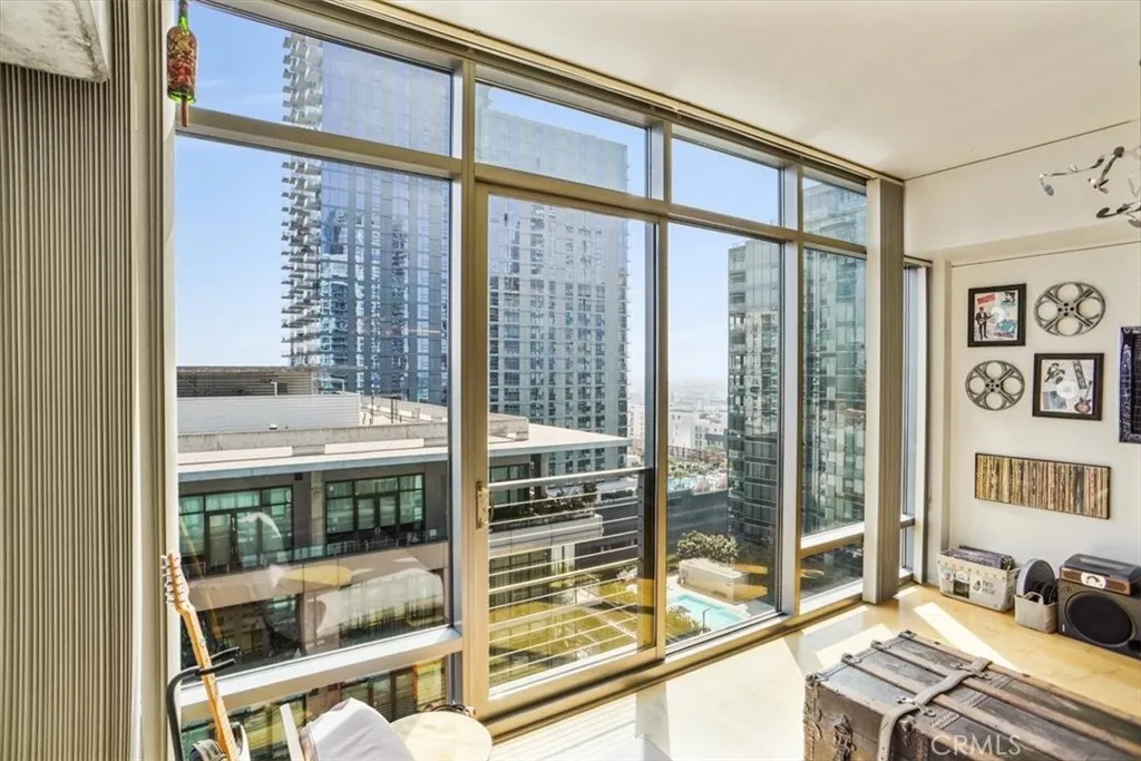 1100 S Hope Street 1507, Los Angeles, California 90015 home-pic-3