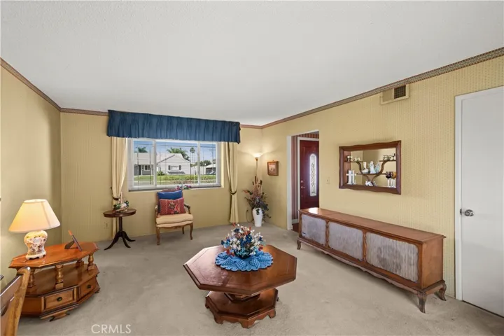 Living room 3