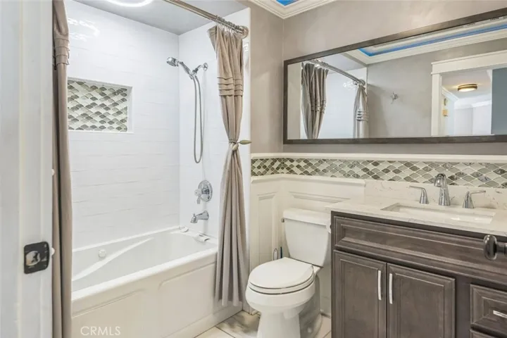 2017 South Oakland Avenue, Ontario, California 91762