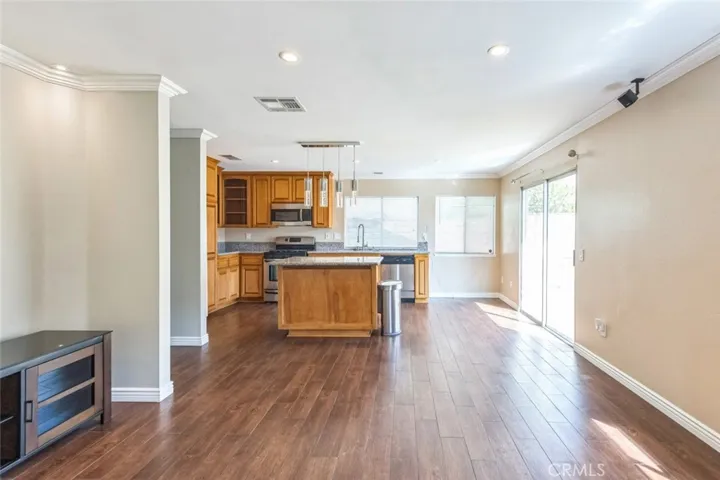 2017 South Oakland Avenue, Ontario, California 91762