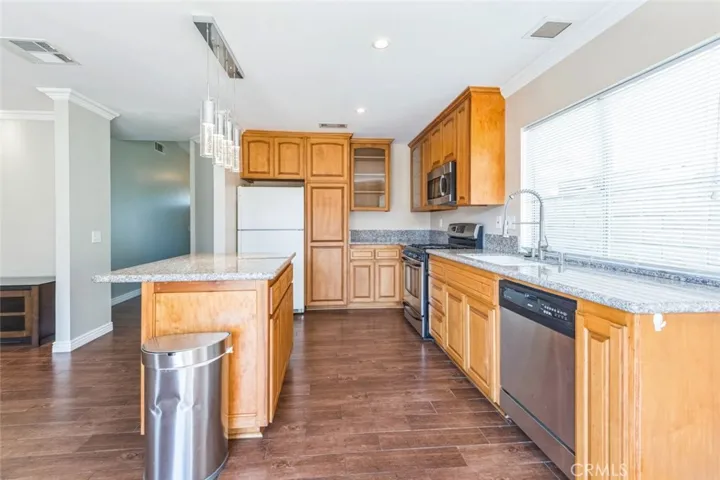 2017 South Oakland Avenue, Ontario, California 91762