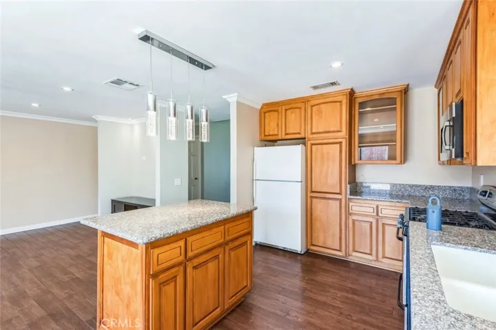2017 South Oakland Avenue, Ontario, California 91762