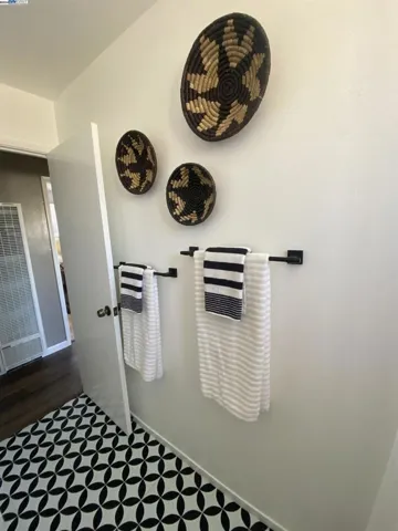 16185 Via Del Robles, San Lorenzo, California 94580