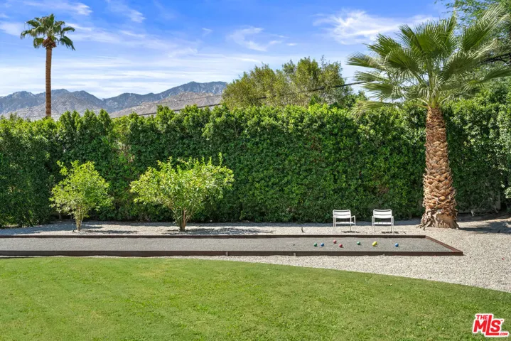 165 S Avenida Elenora, Palm Springs, California 92262