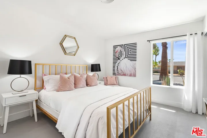165 S Avenida Elenora, Palm Springs, California 92262