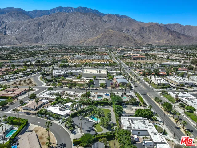 165 S Avenida Elenora, Palm Springs, California 92262