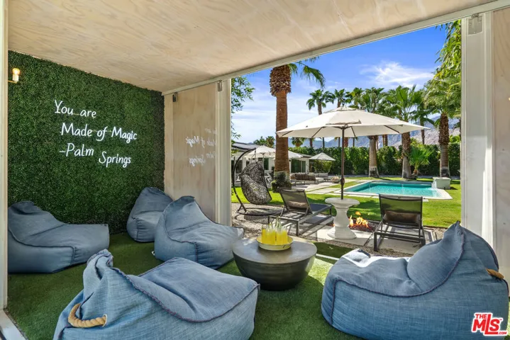 165 S Avenida Elenora, Palm Springs, California 92262