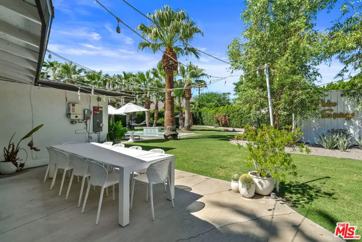 165 S Avenida Elenora, Palm Springs, California 92262