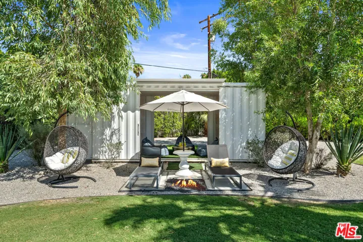 165 S Avenida Elenora, Palm Springs, California 92262