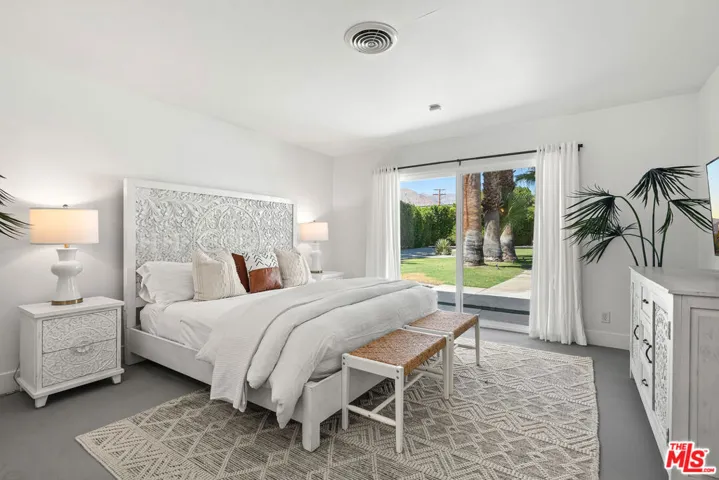 165 S Avenida Elenora, Palm Springs, California 92262
