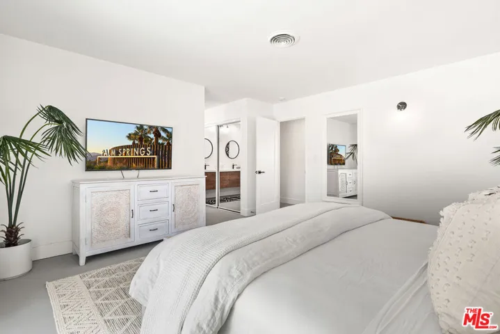 165 S Avenida Elenora, Palm Springs, California 92262