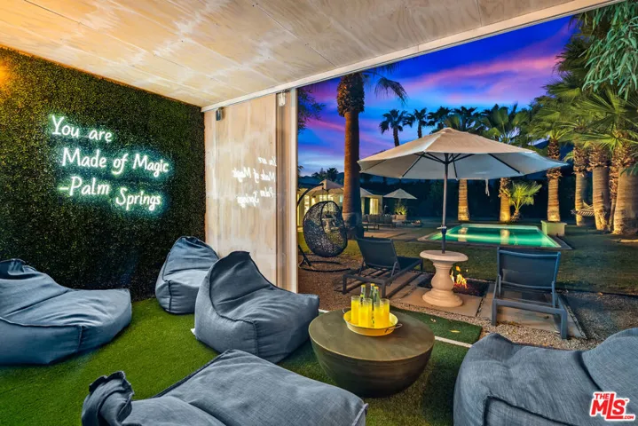 165 S Avenida Elenora, Palm Springs, California 92262