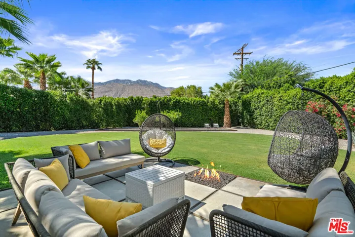 165 S Avenida Elenora, Palm Springs, California 92262
