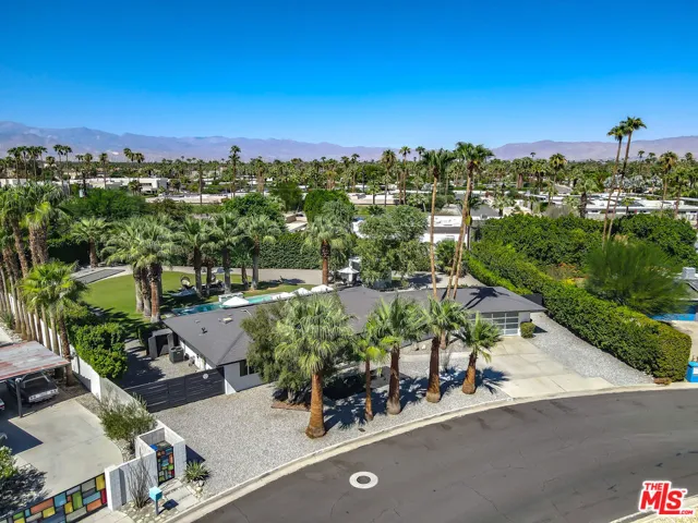 165 S Avenida Elenora, Palm Springs, California 92262