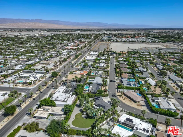 165 S Avenida Elenora, Palm Springs, California 92262