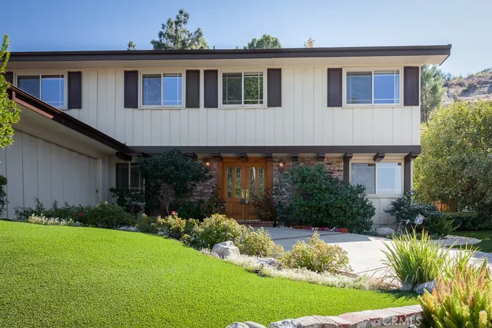 6439 Antigua Place, West Hills, California 91307