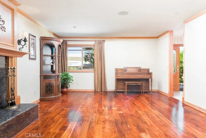 6439 Antigua Place, West Hills, California 91307