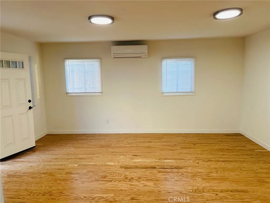 4920 4922 W Fountain Avenue, Los Angeles, California 90029 home-pic-18