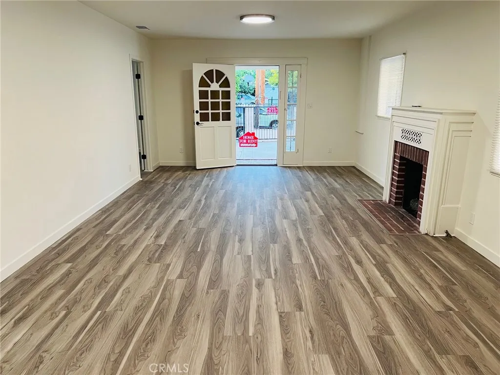 4920 4922 W Fountain Avenue, Los Angeles, California 90029 home-pic-6