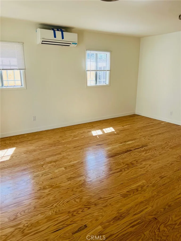 4920 4922 W Fountain Avenue, Los Angeles, California 90029 home-pic-12