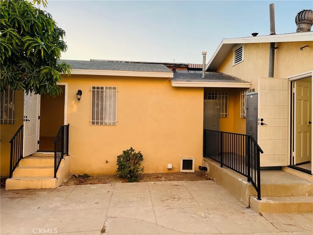 4920 4922 W Fountain Avenue, Los Angeles, California 90029 home-pic-4