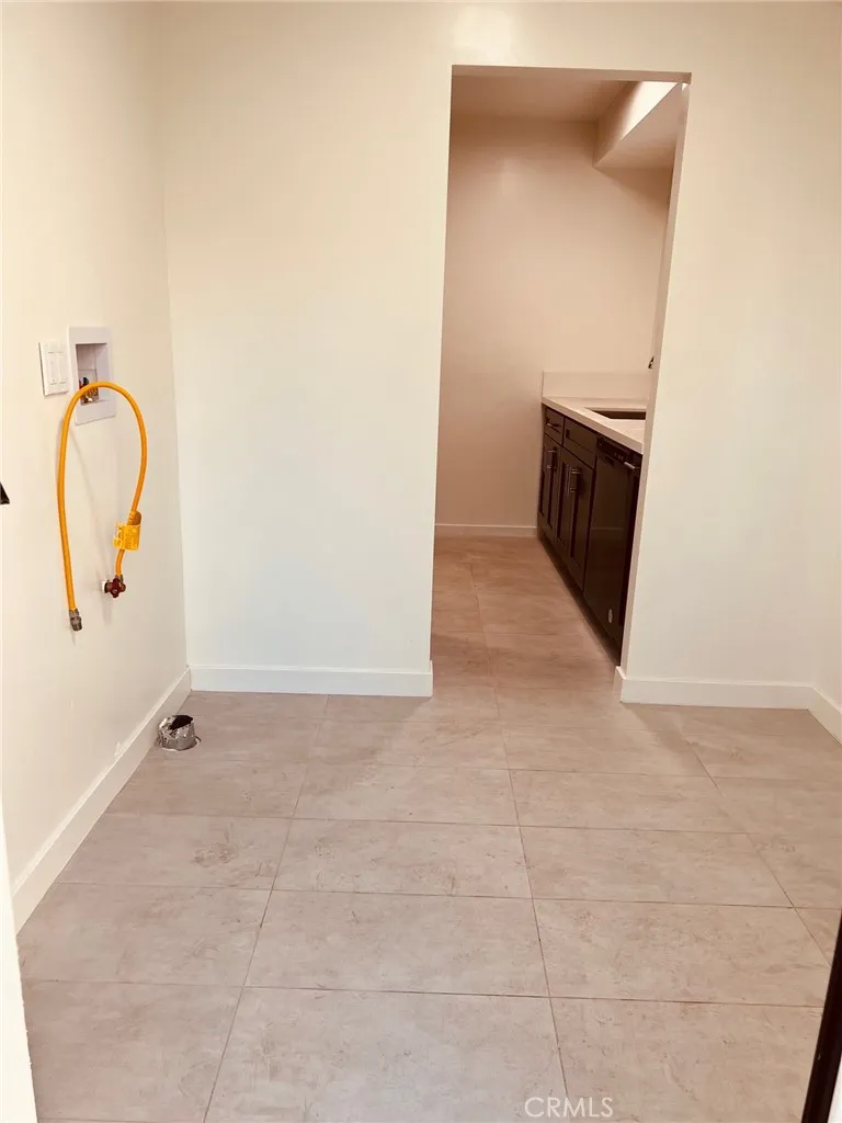 4920 4922 W Fountain Avenue, Los Angeles, California 90029 home-pic-20